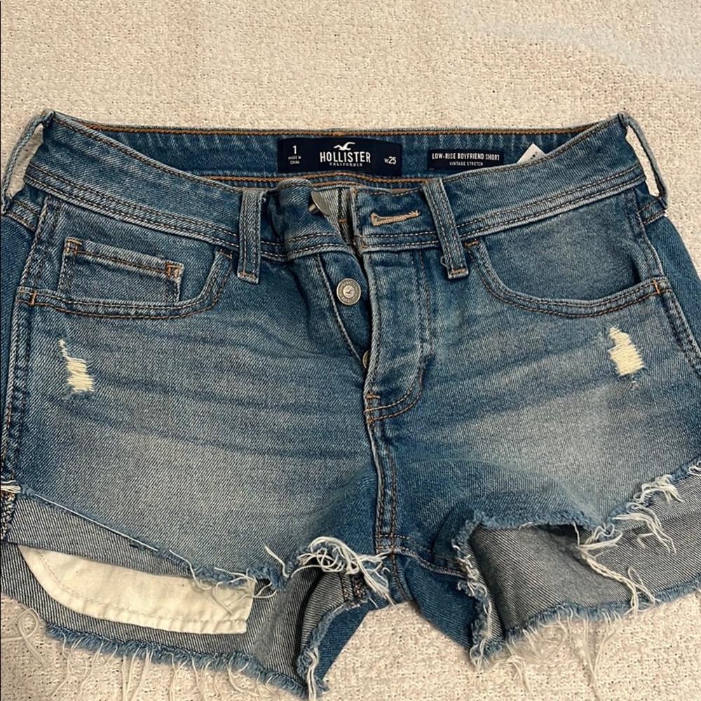Hollister Jean Shorts Distressed 1 25 low rise boyfriend vintage stretch button